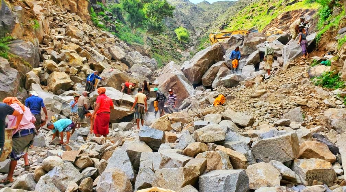 Tavakkol Karman Vakfı Taiz’deki Jara bölgesi için yol açılması ve asfaltlanması projesini destekledi